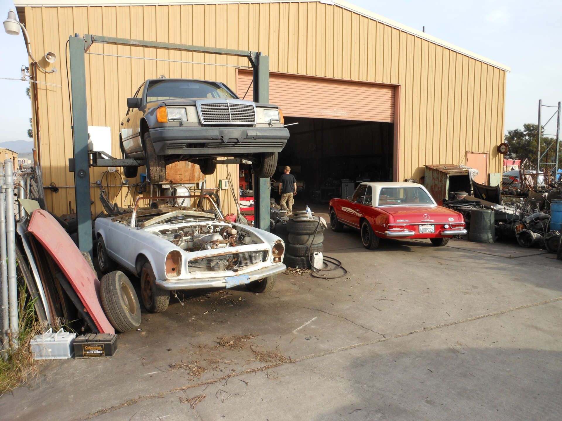 Die Pagode stand übrigens 12 Jahre herrenlos in den Bergen um Cuyamaca Peak rum