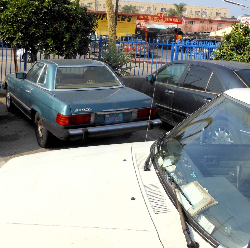 Dazwischen und gegenüber ein paar 107er zum Kauf