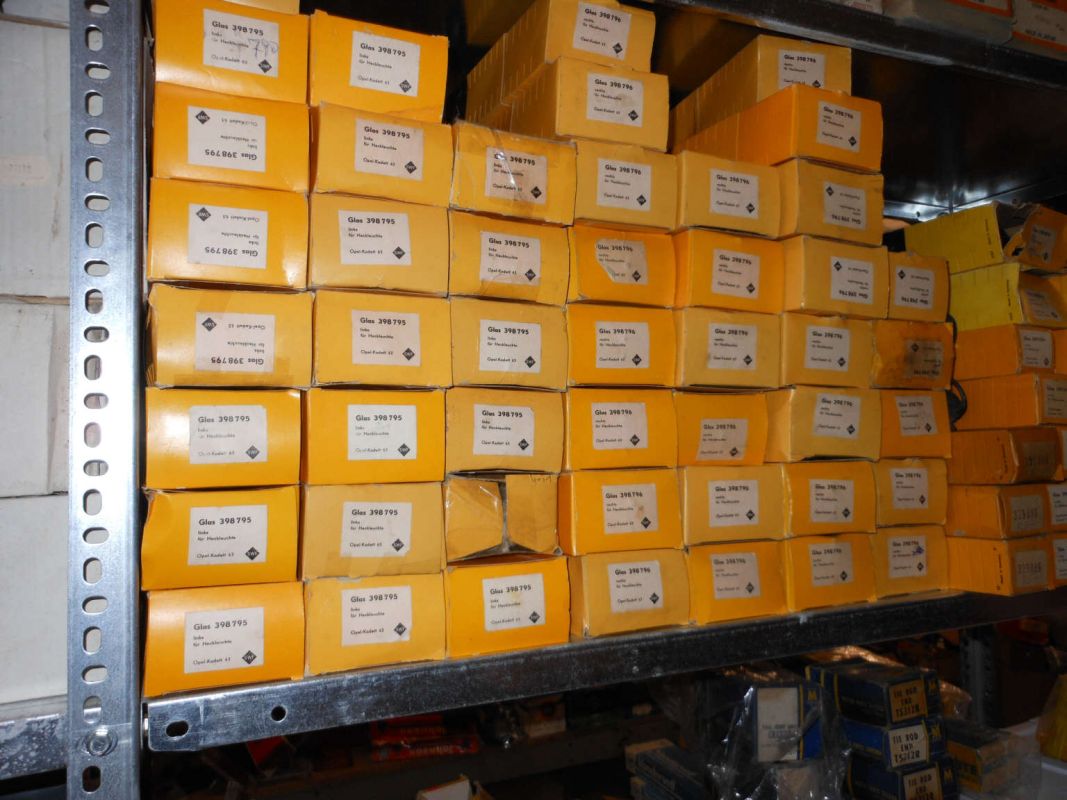 Zur Abwechslung mal ein Berg Opel Kadett Rückleuchten