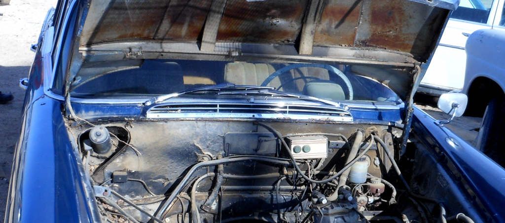 Motorhaubenscharnier mit Drehstab