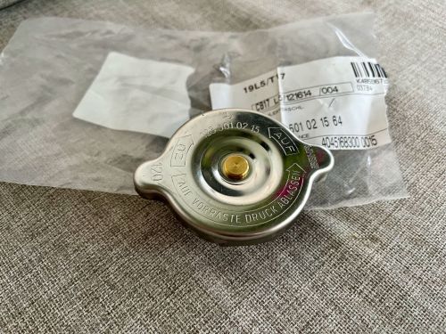 123 501 0215   Kühlerverschluss +64