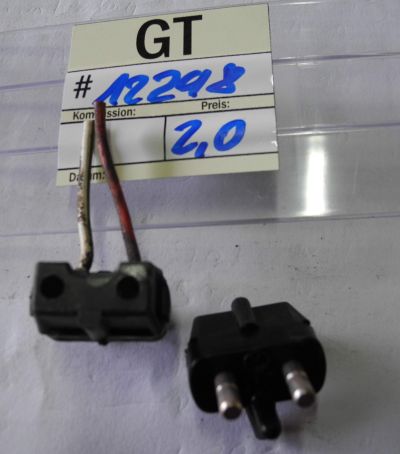 Zwischenstecker 2 Pins gesteckt